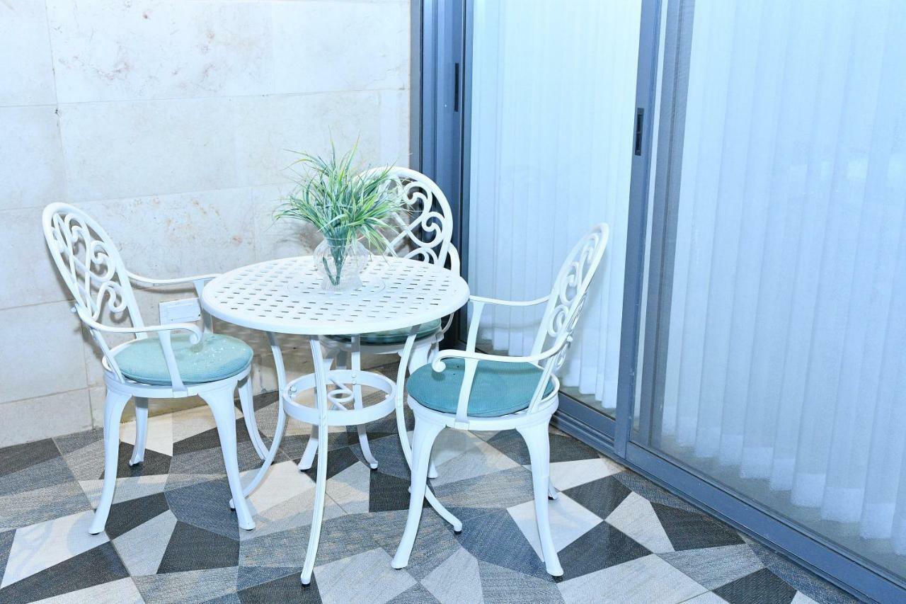Luxury Rooftop Apartment In Netanya Exterior photo